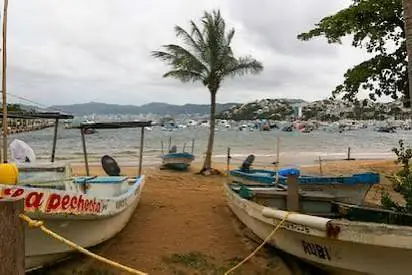 Protección Civil pide evitar playas y zonas inundables por efectos de Polo